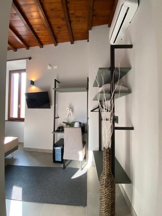Soha Piazza Di Spagna Boutique Roma Exterior foto